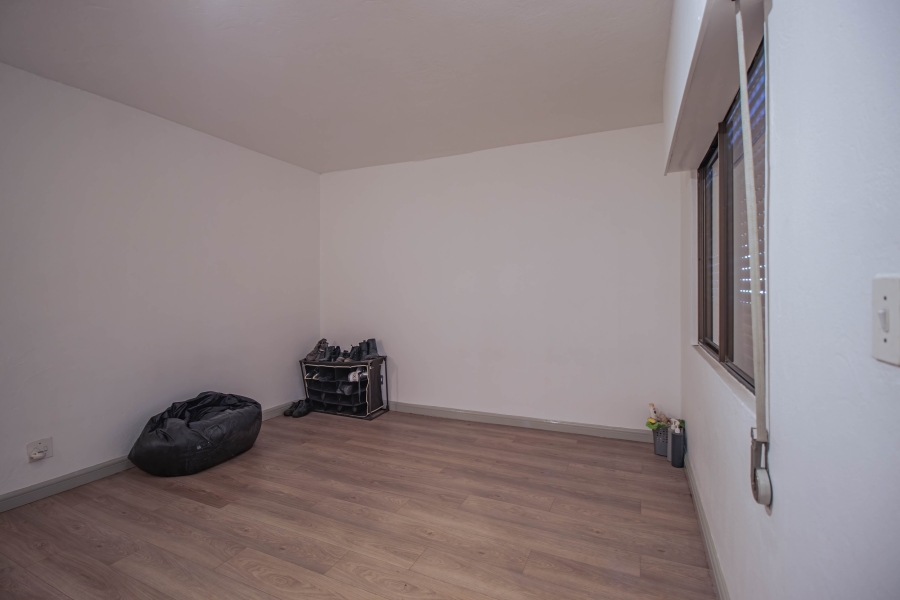 6 Bedroom Property for Sale in Sonneveld Gauteng