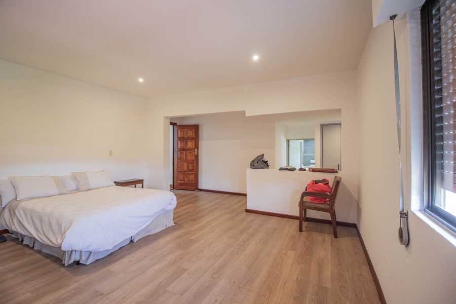 6 Bedroom Property for Sale in Sonneveld Gauteng