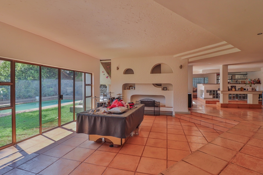 6 Bedroom Property for Sale in Sonneveld Gauteng