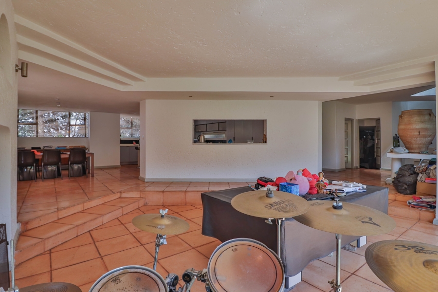 6 Bedroom Property for Sale in Sonneveld Gauteng