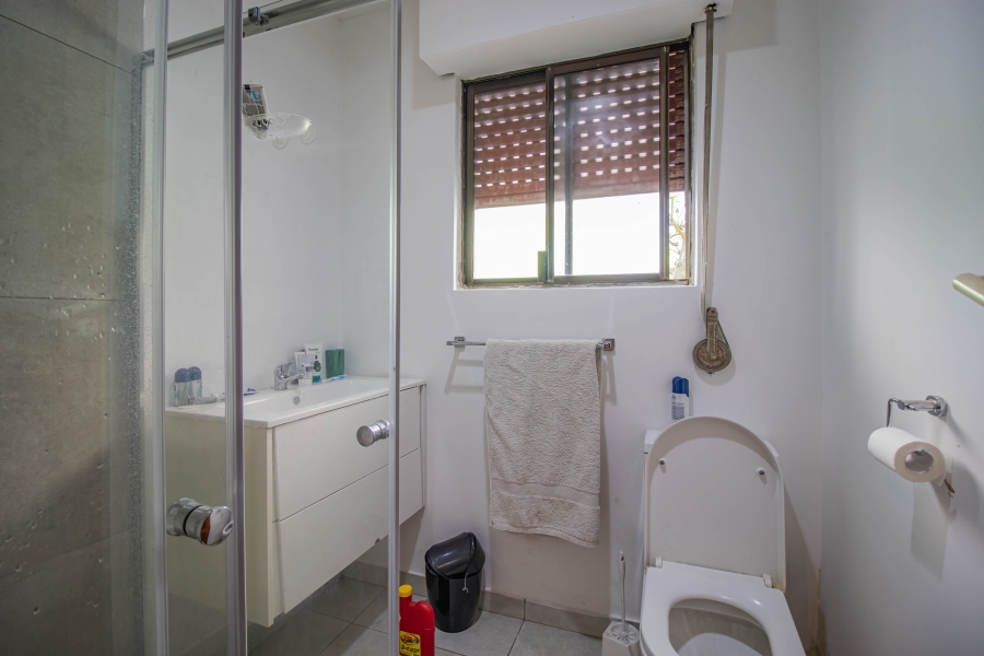 6 Bedroom Property for Sale in Sonneveld Gauteng