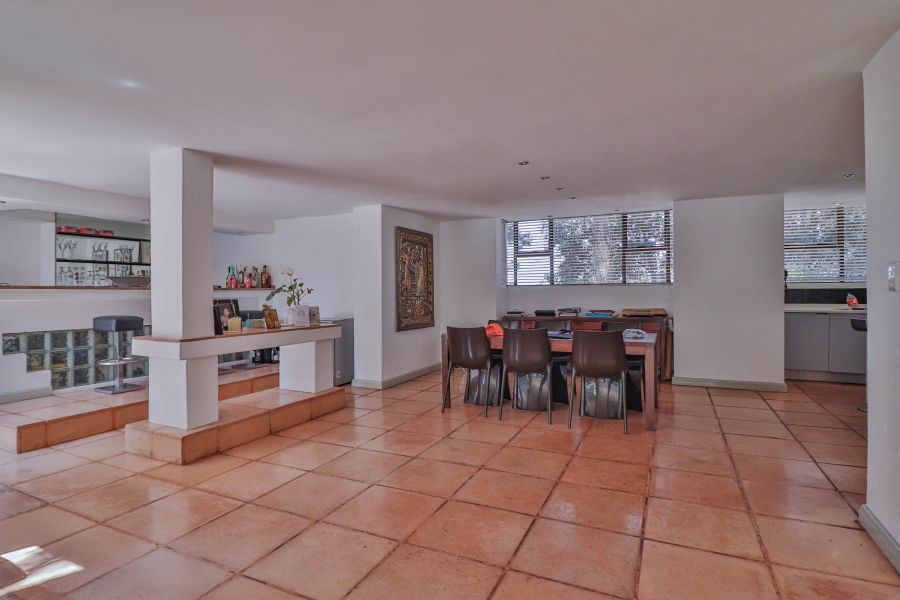 6 Bedroom Property for Sale in Sonneveld Gauteng