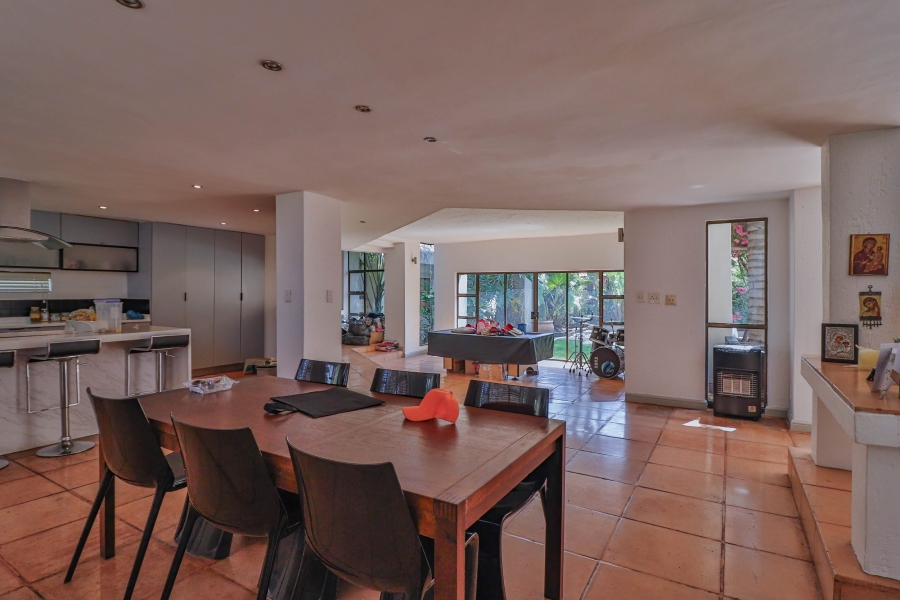 6 Bedroom Property for Sale in Sonneveld Gauteng