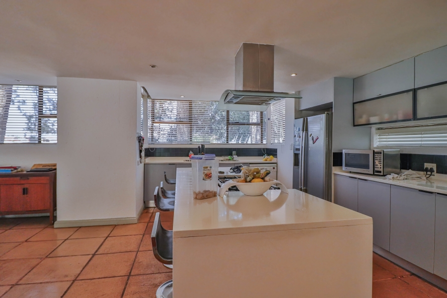 6 Bedroom Property for Sale in Sonneveld Gauteng