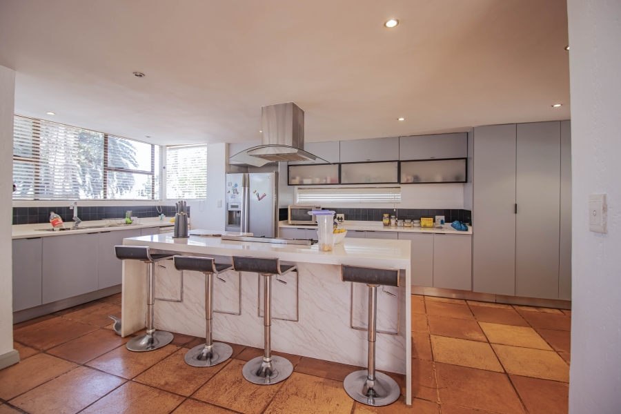 6 Bedroom Property for Sale in Sonneveld Gauteng