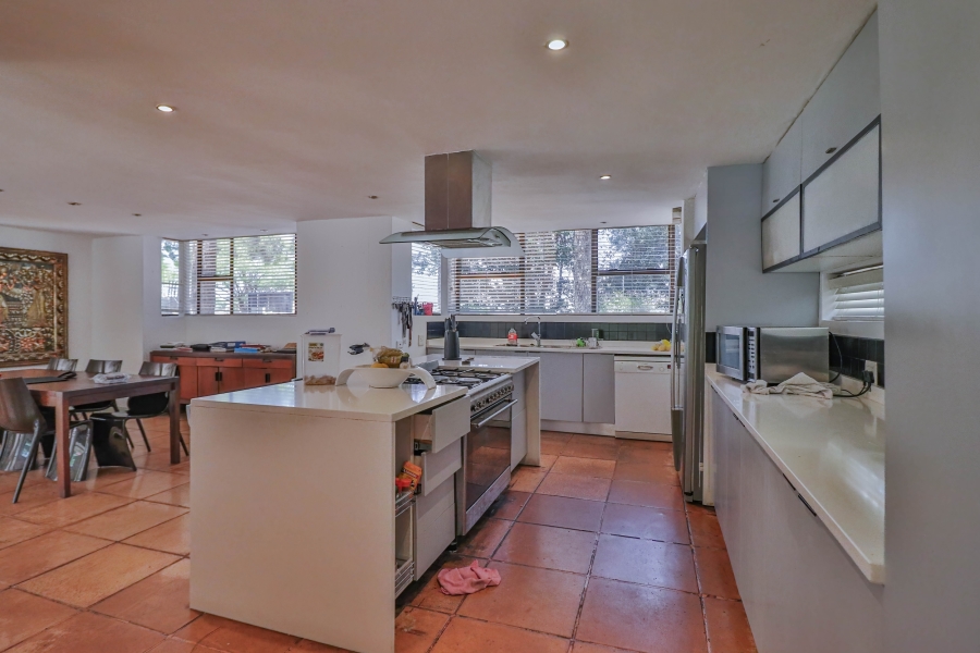 6 Bedroom Property for Sale in Sonneveld Gauteng