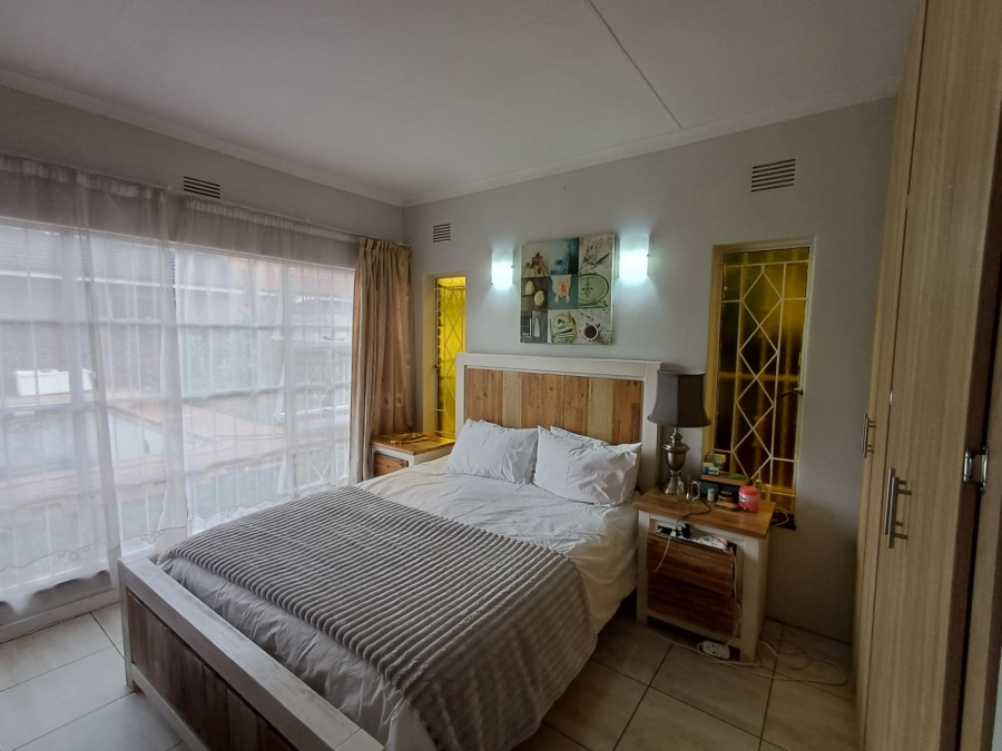 4 Bedroom Property for Sale in Vanderbijlpark SE 2 Gauteng