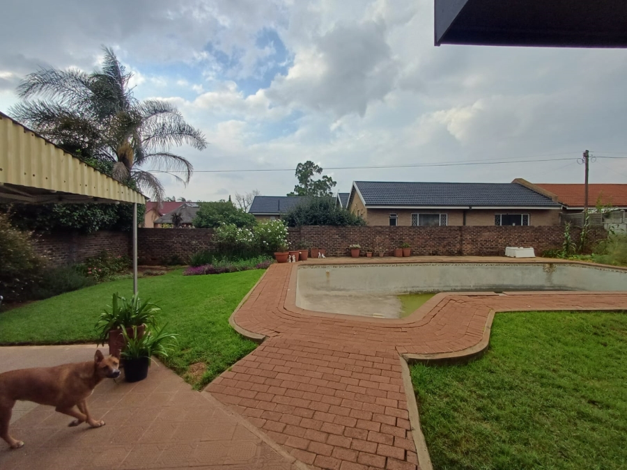4 Bedroom Property for Sale in Vanderbijlpark SE 2 Gauteng