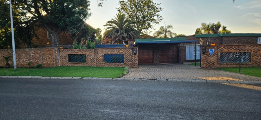 4 Bedroom Property for Sale in Sunair Park Gauteng