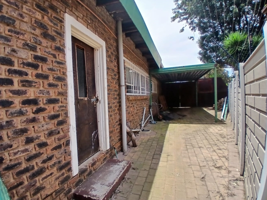 4 Bedroom Property for Sale in Sunair Park Gauteng