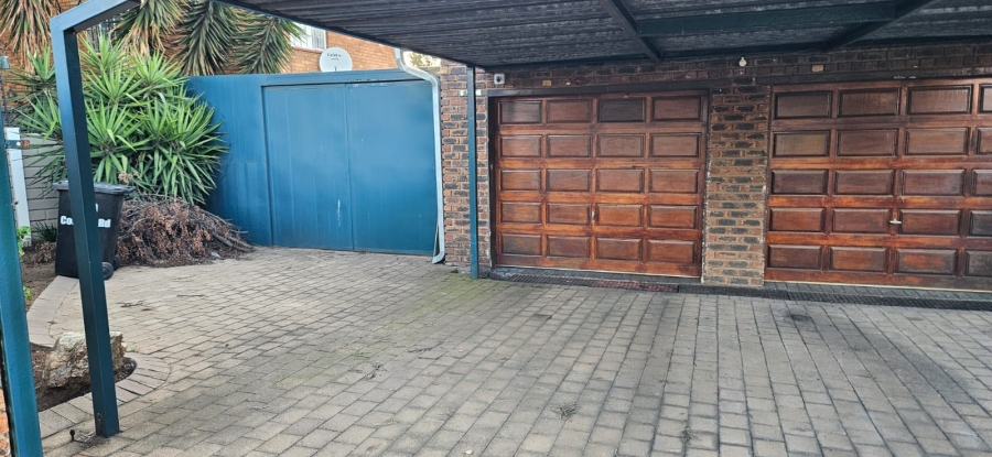 4 Bedroom Property for Sale in Sunair Park Gauteng