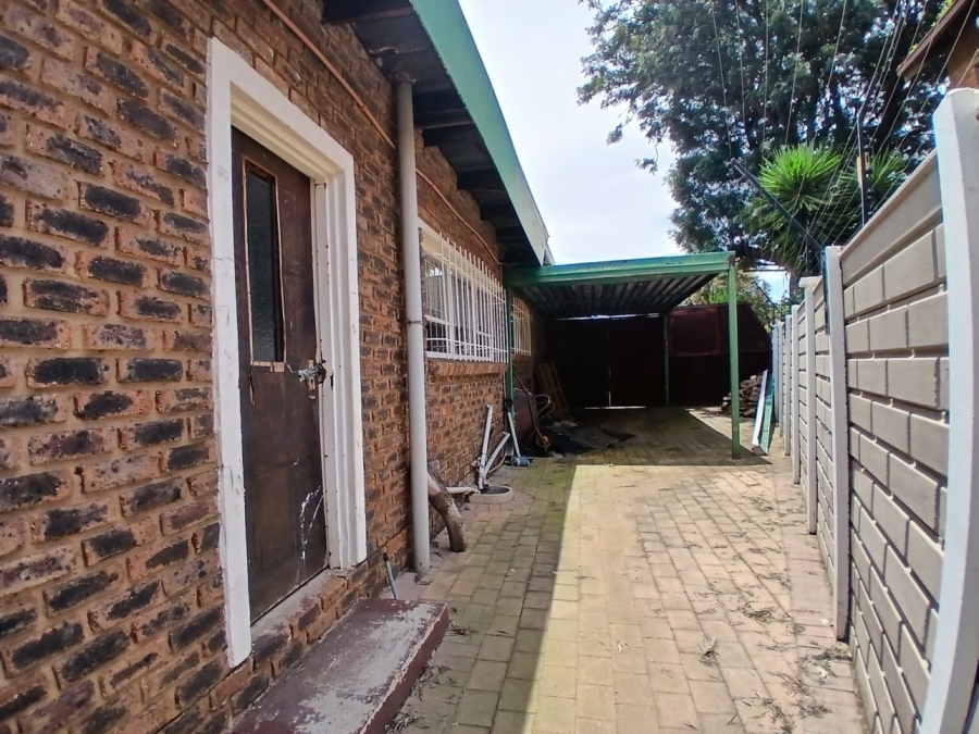 4 Bedroom Property for Sale in Sunair Park Gauteng