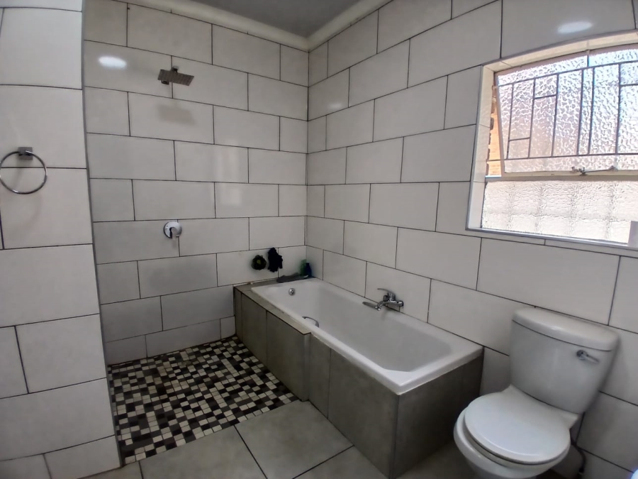 4 Bedroom Property for Sale in Sunair Park Gauteng