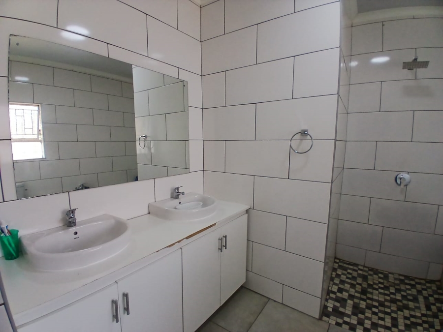 4 Bedroom Property for Sale in Sunair Park Gauteng