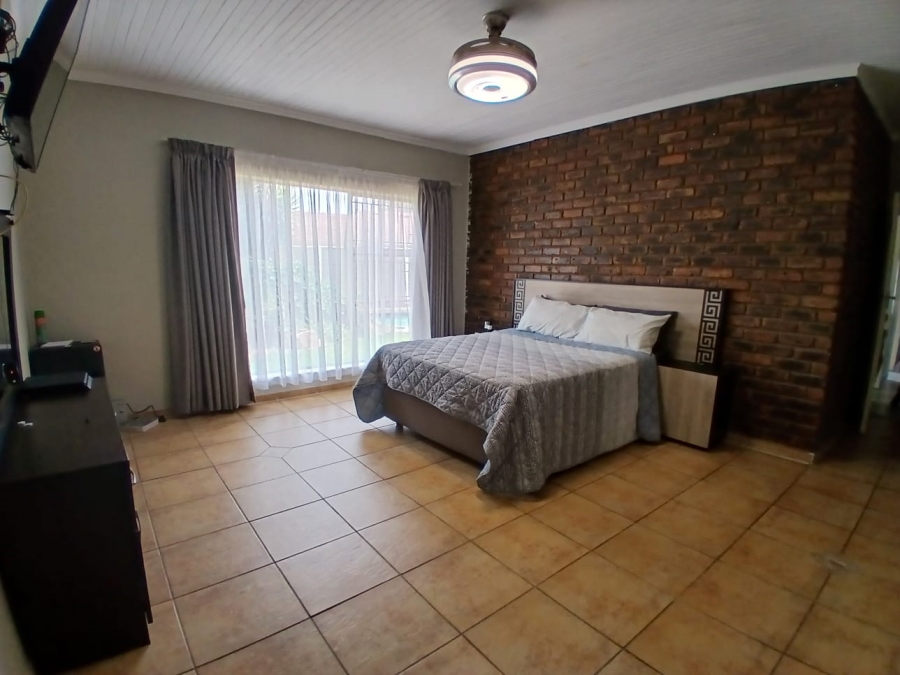 4 Bedroom Property for Sale in Sunair Park Gauteng