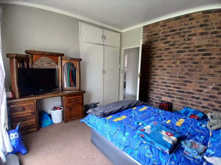 4 Bedroom Property for Sale in Sunair Park Gauteng