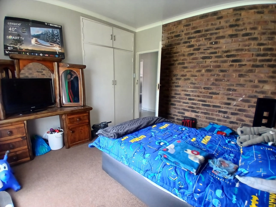 4 Bedroom Property for Sale in Sunair Park Gauteng