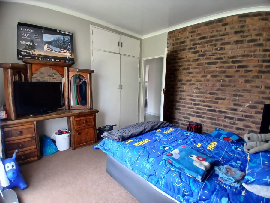 4 Bedroom Property for Sale in Sunair Park Gauteng