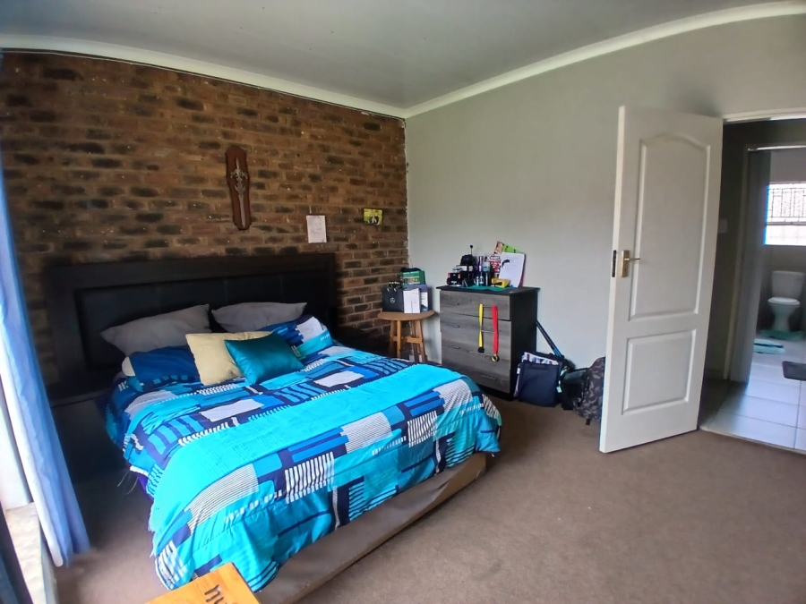 4 Bedroom Property for Sale in Sunair Park Gauteng