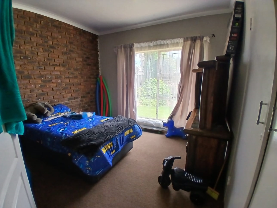 4 Bedroom Property for Sale in Sunair Park Gauteng