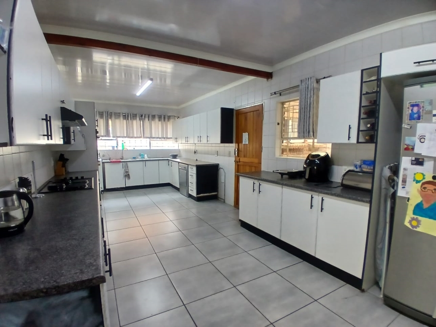 4 Bedroom Property for Sale in Sunair Park Gauteng