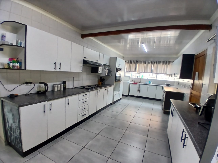 4 Bedroom Property for Sale in Sunair Park Gauteng