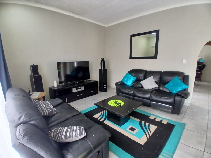 4 Bedroom Property for Sale in Sunair Park Gauteng
