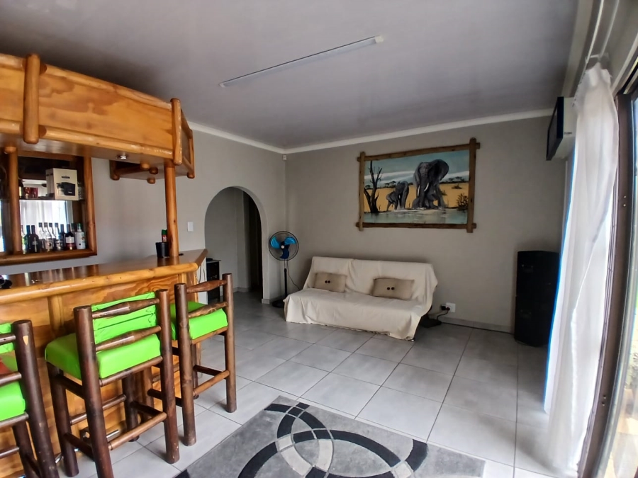 4 Bedroom Property for Sale in Sunair Park Gauteng