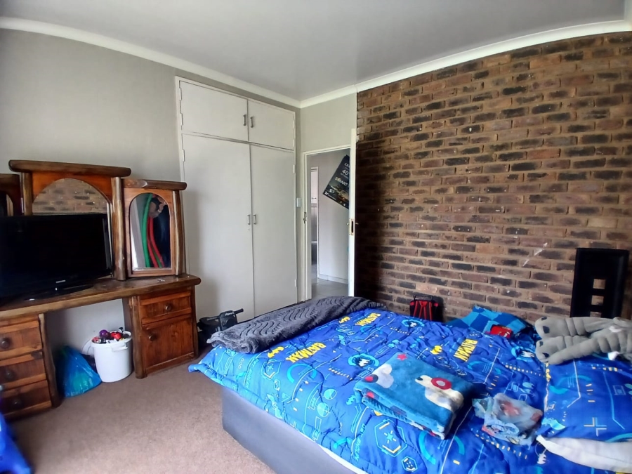 4 Bedroom Property for Sale in Sunair Park Gauteng