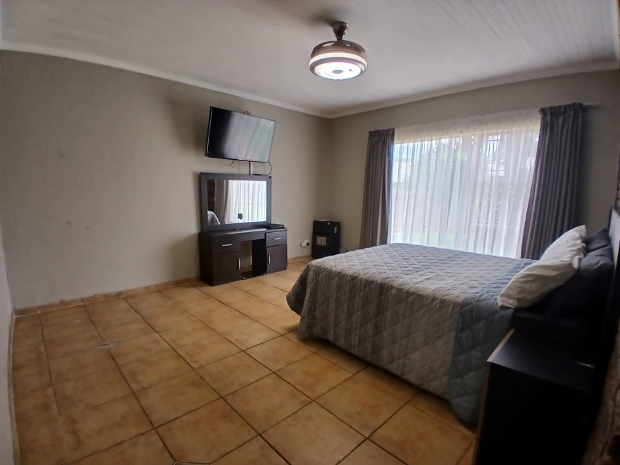 4 Bedroom Property for Sale in Sunair Park Gauteng