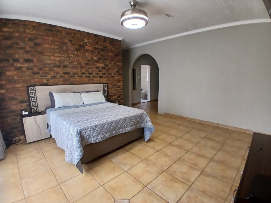 4 Bedroom Property for Sale in Sunair Park Gauteng