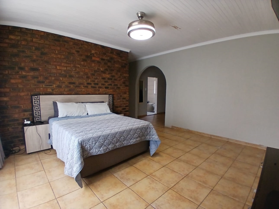 4 Bedroom Property for Sale in Sunair Park Gauteng