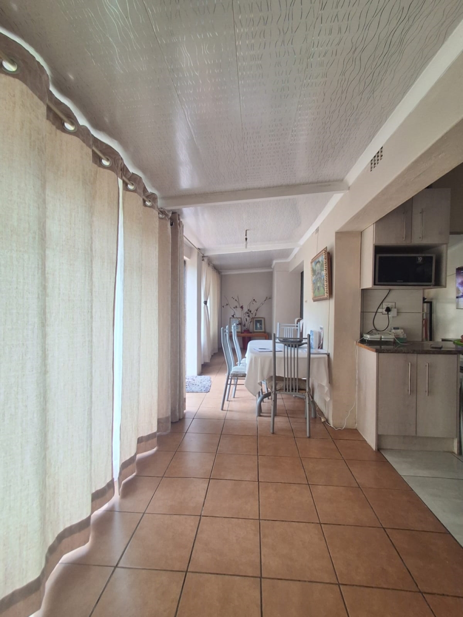 4 Bedroom Property for Sale in Sonland Park Gauteng