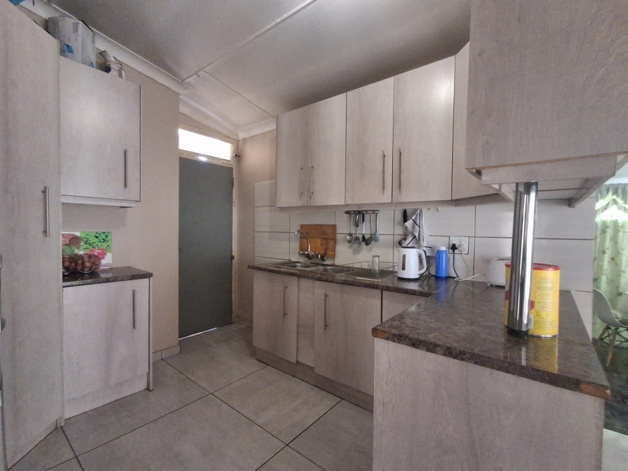 4 Bedroom Property for Sale in Sonland Park Gauteng