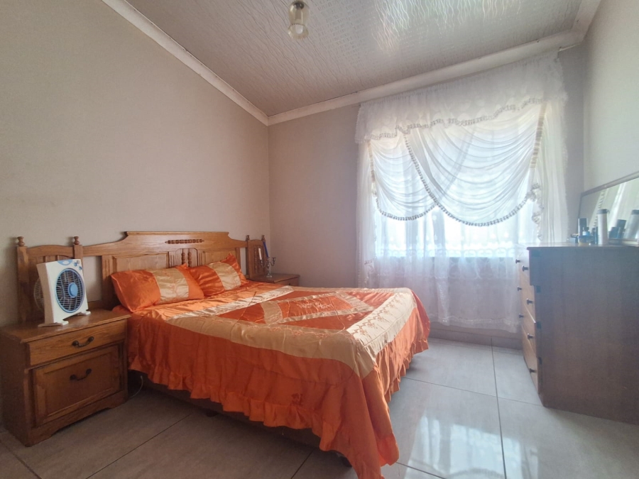 4 Bedroom Property for Sale in Sonland Park Gauteng