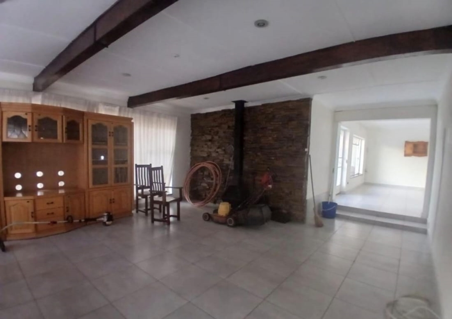 To Let 3 Bedroom Property for Rent in Dunnottar Gauteng