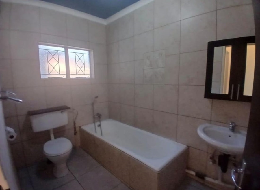To Let 3 Bedroom Property for Rent in Dunnottar Gauteng