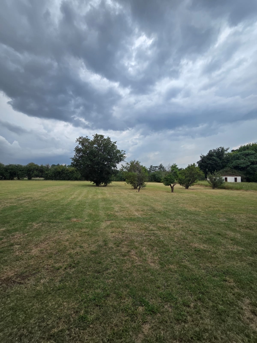 6 Bedroom Property for Sale in Unitas Park Gauteng