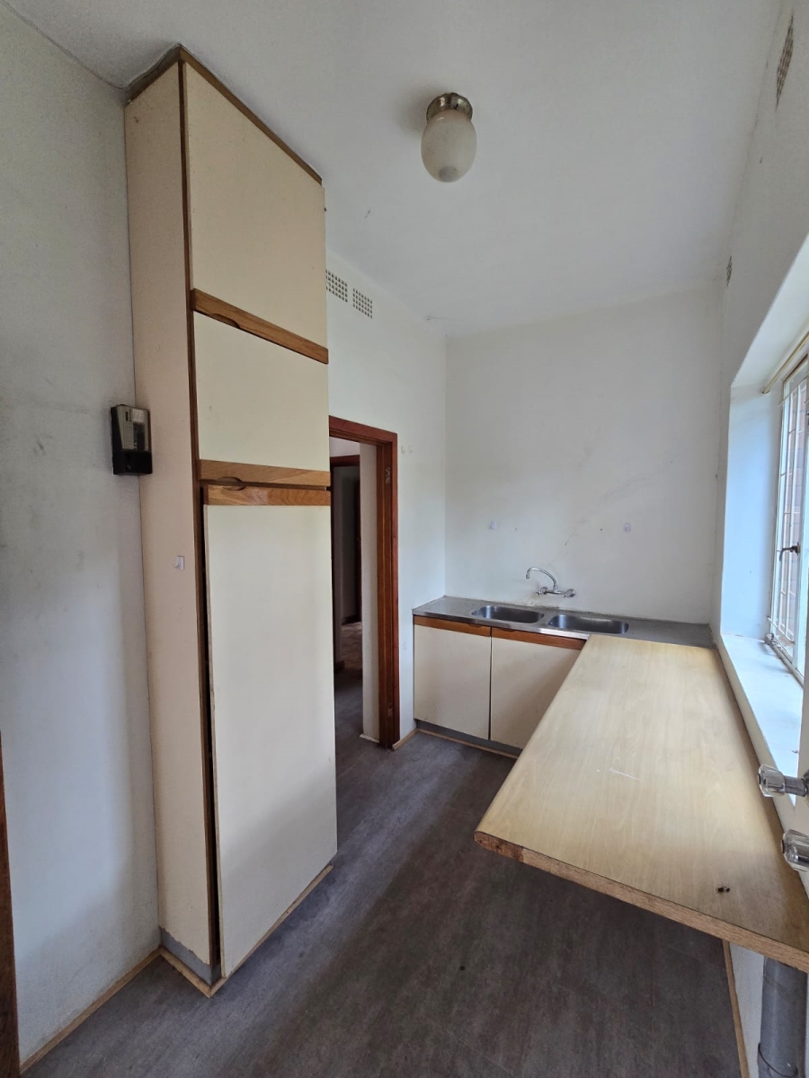 6 Bedroom Property for Sale in Unitas Park Gauteng