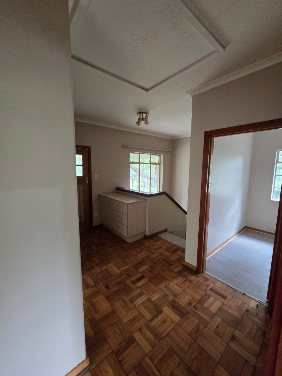 6 Bedroom Property for Sale in Unitas Park Gauteng