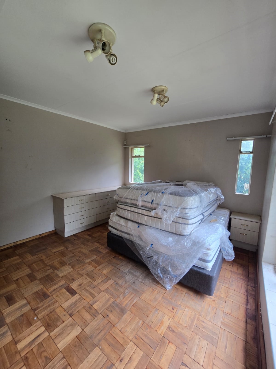 6 Bedroom Property for Sale in Unitas Park Gauteng