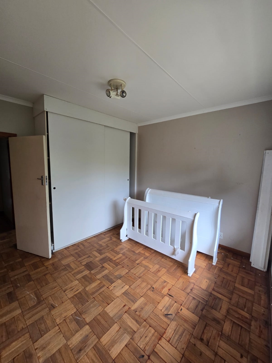 6 Bedroom Property for Sale in Unitas Park Gauteng