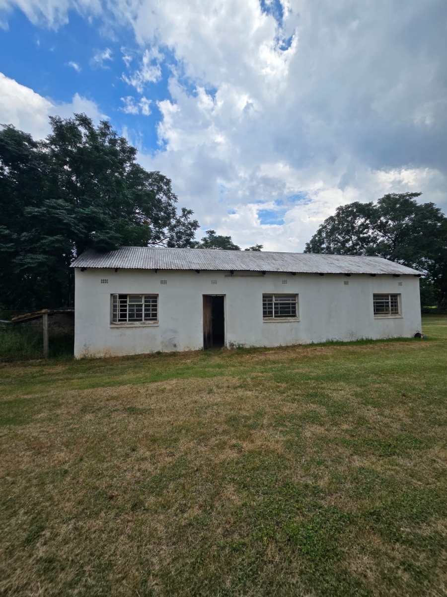 6 Bedroom Property for Sale in Unitas Park Gauteng