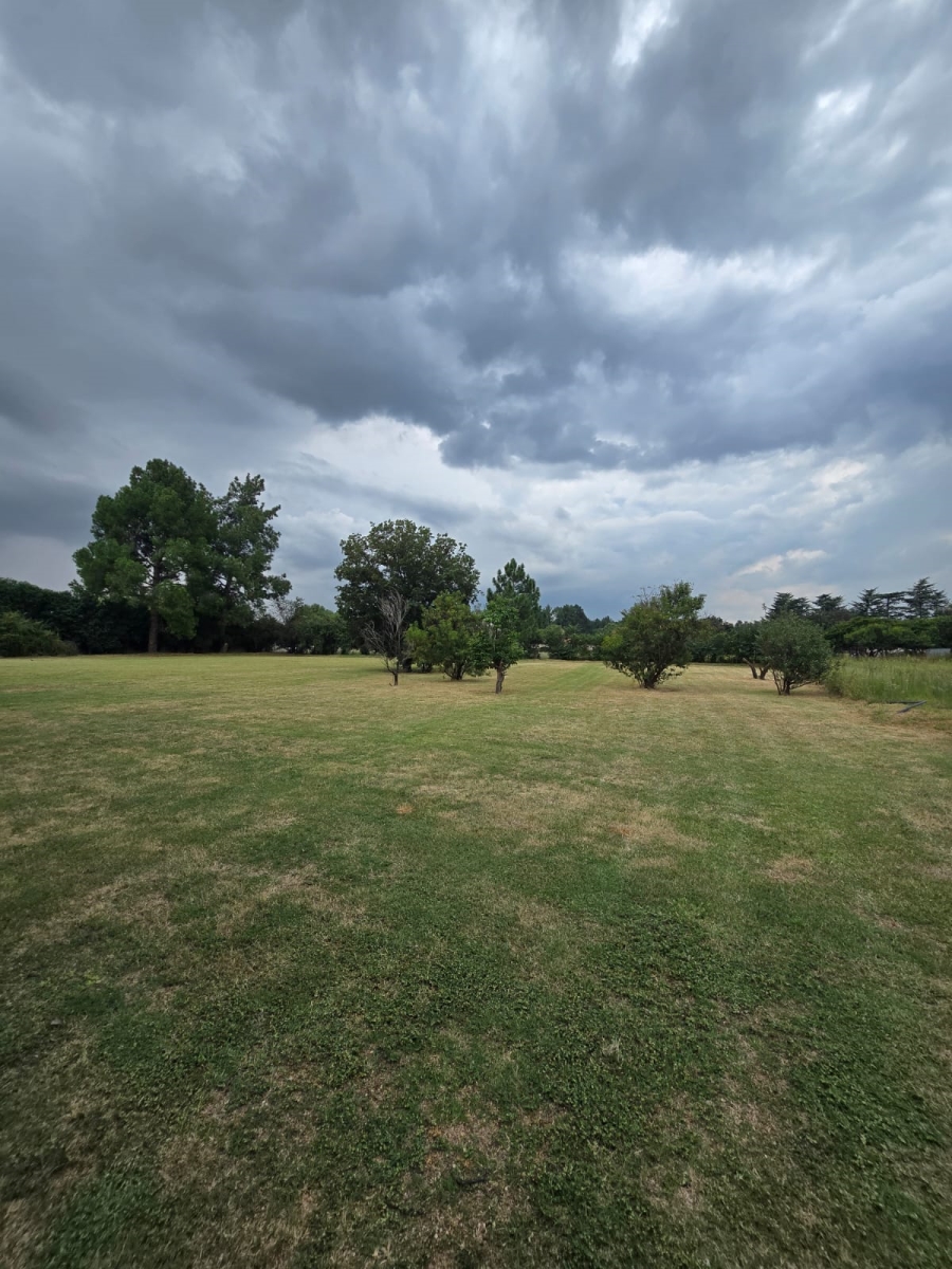 6 Bedroom Property for Sale in Unitas Park Gauteng