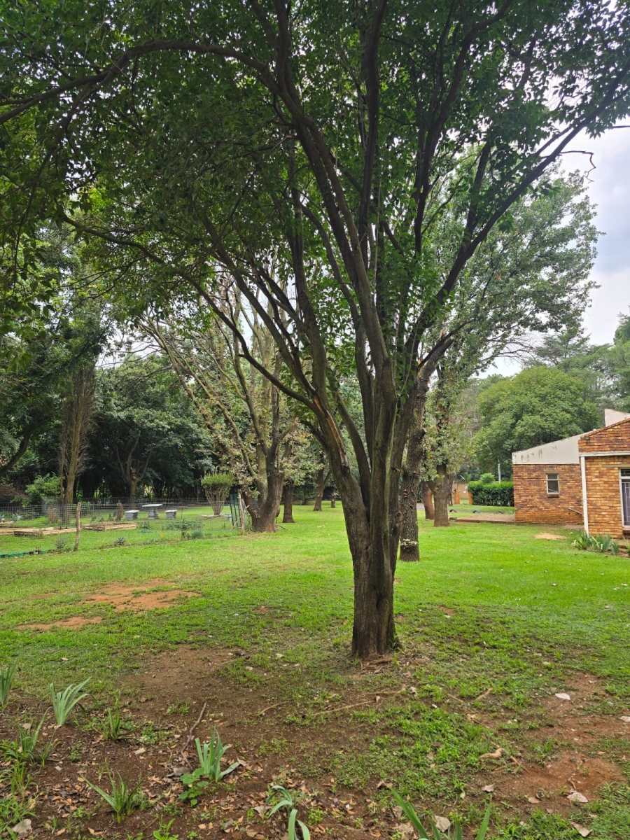 6 Bedroom Property for Sale in Unitas Park Gauteng