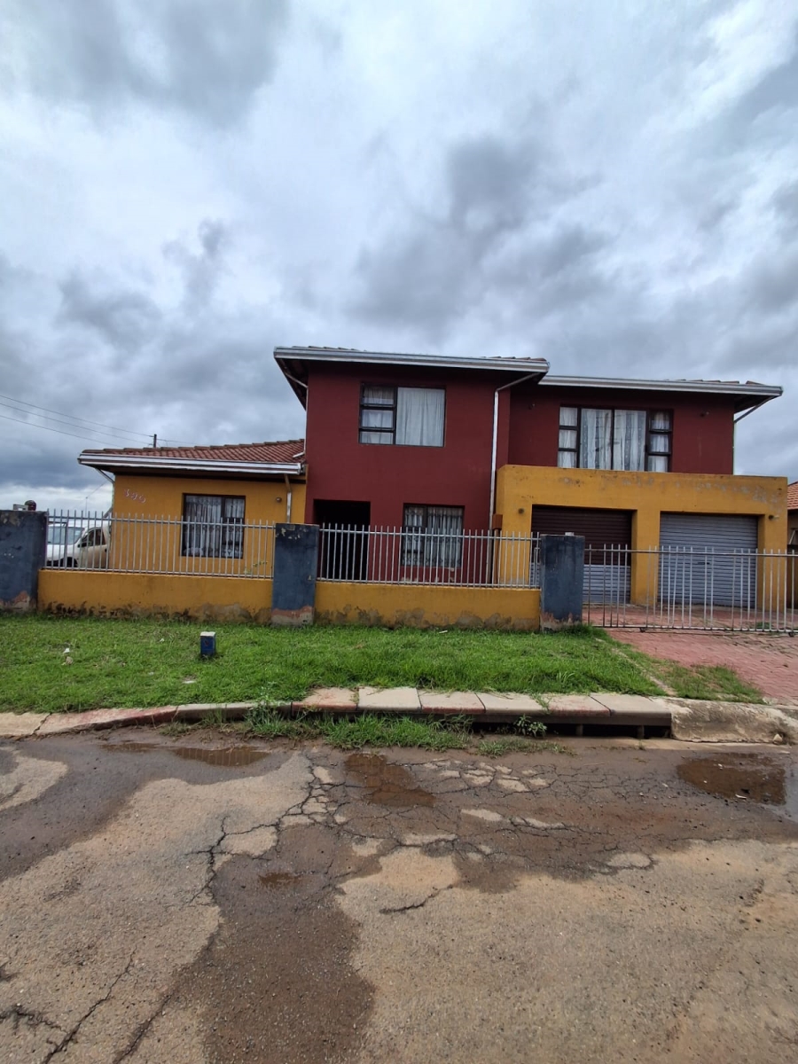 4 Bedroom Property for Sale in Golden Gardens Gauteng
