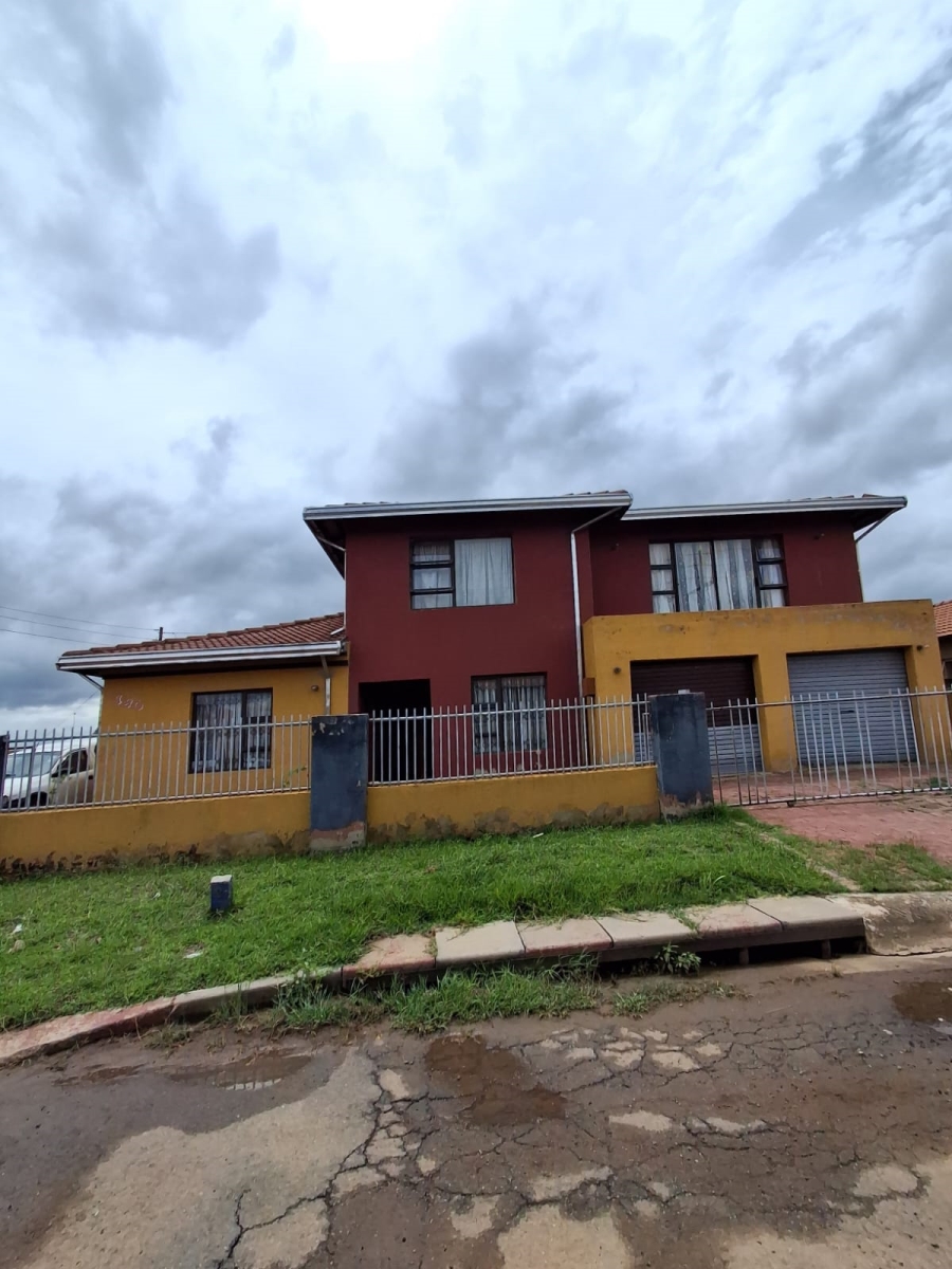 4 Bedroom Property for Sale in Golden Gardens Gauteng