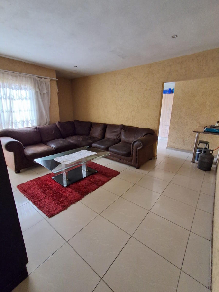 4 Bedroom Property for Sale in Golden Gardens Gauteng