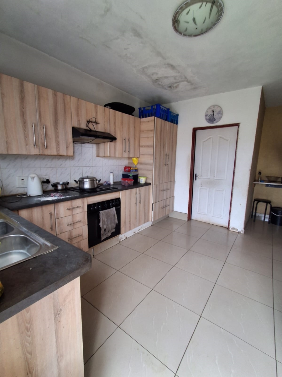 4 Bedroom Property for Sale in Golden Gardens Gauteng