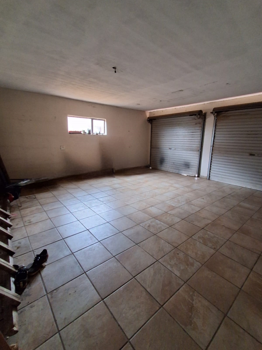 4 Bedroom Property for Sale in Golden Gardens Gauteng